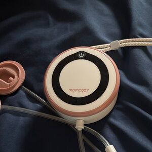 V1 Pro Hospital-Grade Wearable Breast Pump Momcozy